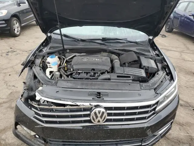 2016 VOLKSWAGEN PASSAT SE  