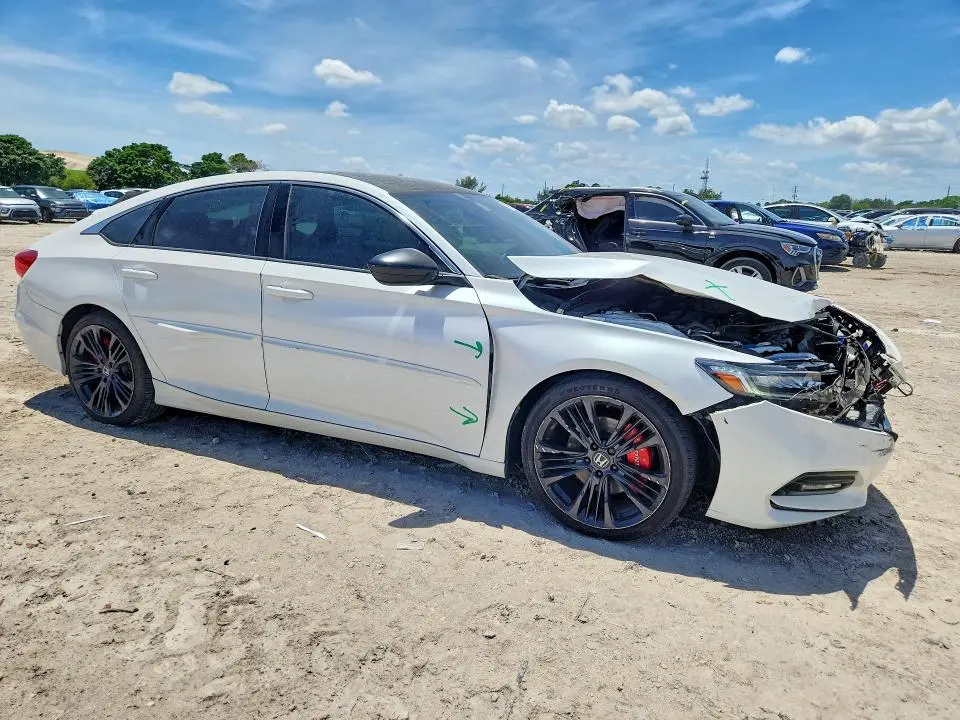 2019 HONDA ACCORD SPORT  