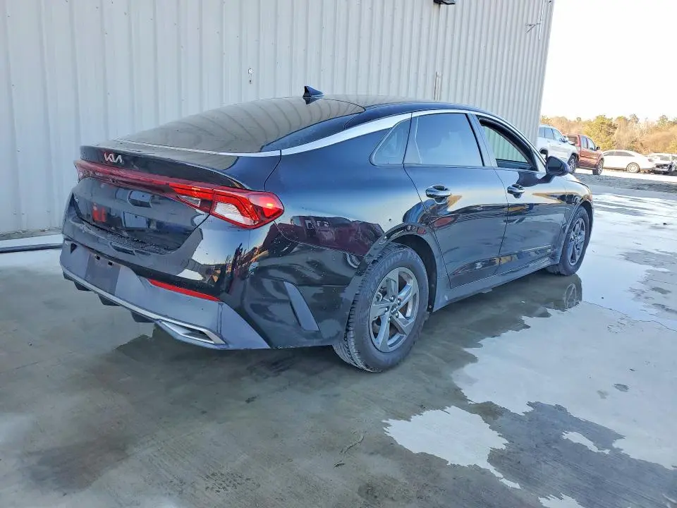 2022 KIA K5 LX  