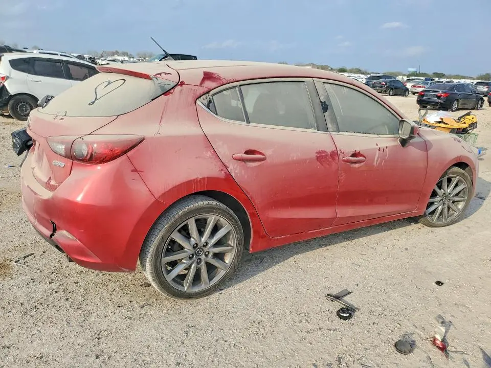 2018 MAZDA 3 TOURING  