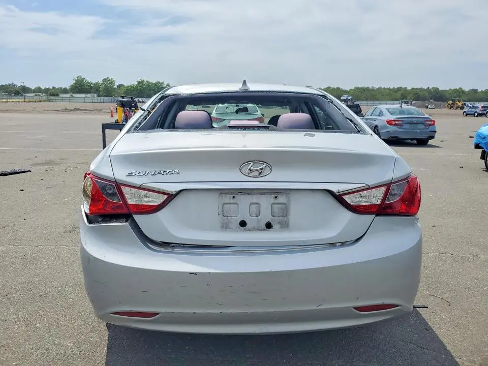 2011 HYUNDAI SONATA GLS  