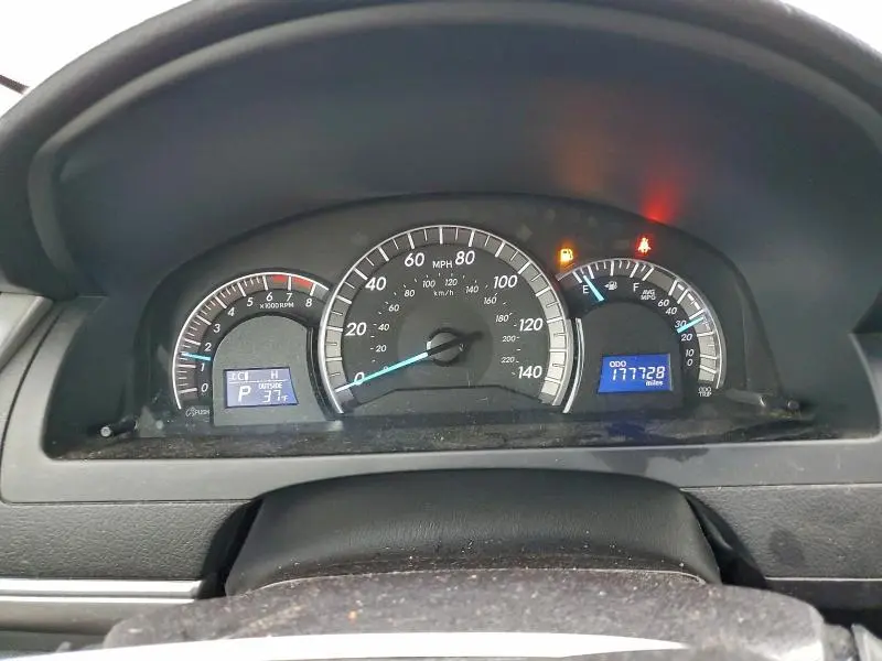 2014 TOYOTA CAMRY SE  