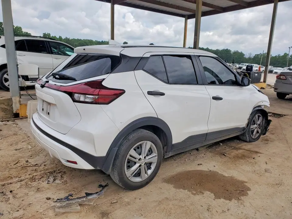2024 NISSAN KICKS S  