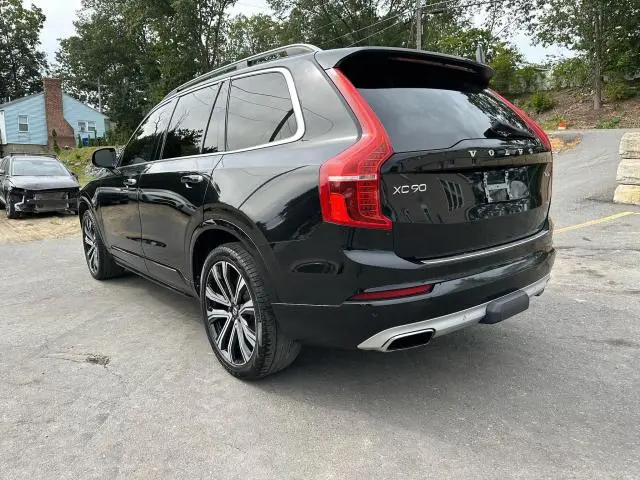 2017 VOLVO XC90 T6  