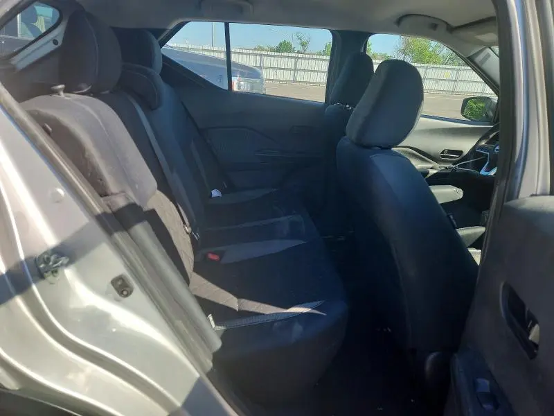 2020 NISSAN KICKS S  
