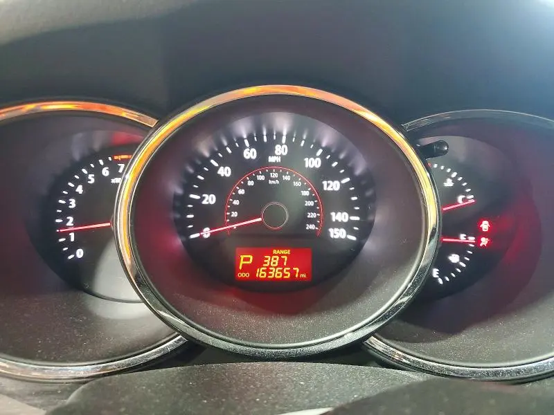 2011 KIA SORENTO LX  