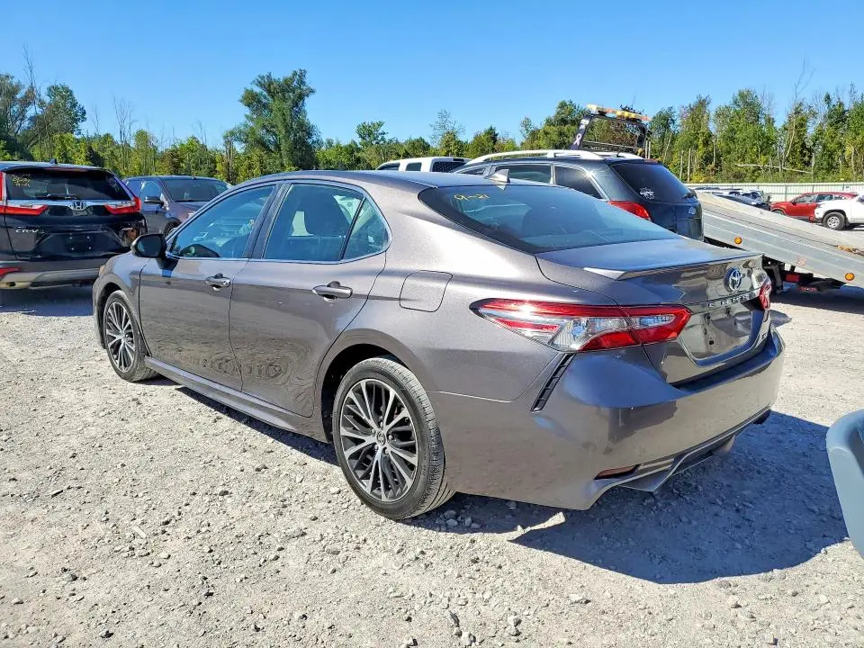 2019 TOYOTA CAMRY SE  
