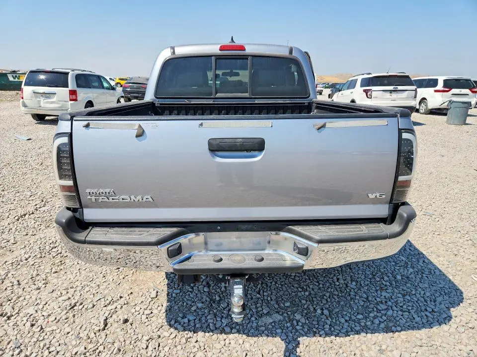2015 TOYOTA TACOMA V6  