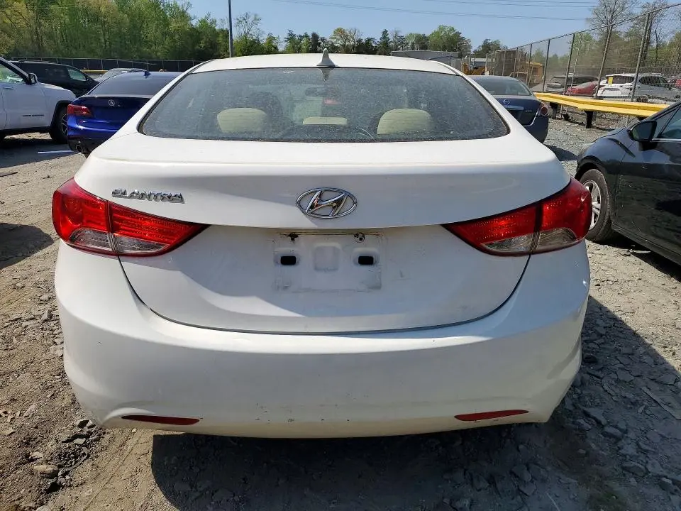 2013 HYUNDAI ELANTRA GLS  