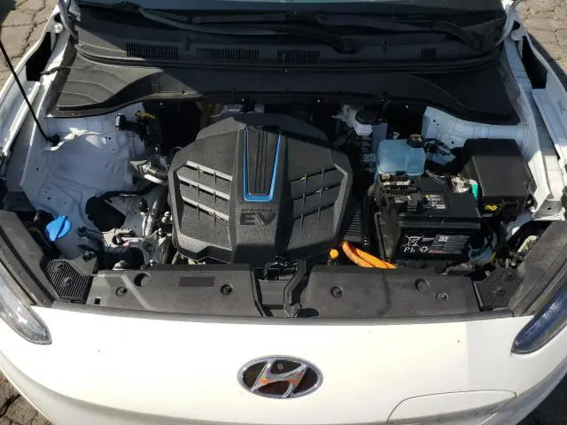 2023 HYUNDAI KONA SE  