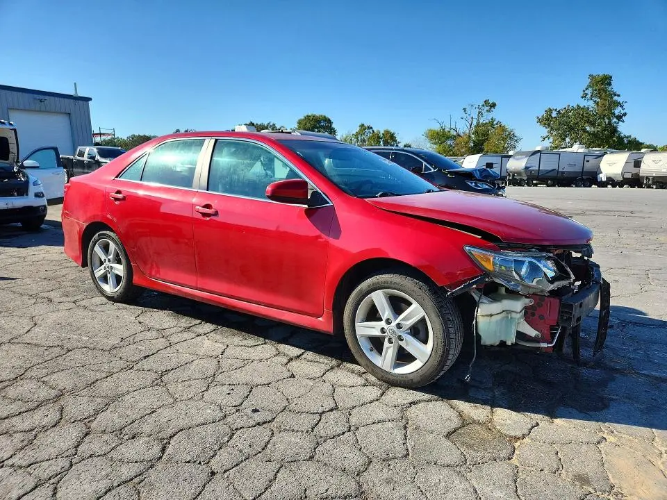 2014 TOYOTA CAMRY SE  