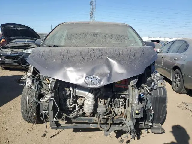 2014 TOYOTA SIENNA XLE