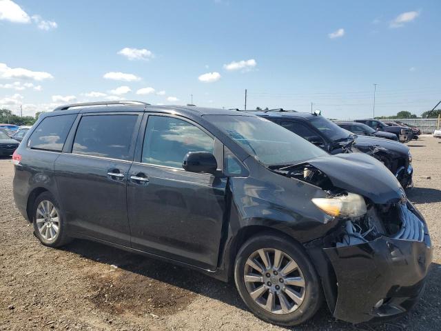 2013 TOYOTA SIENNA XLE