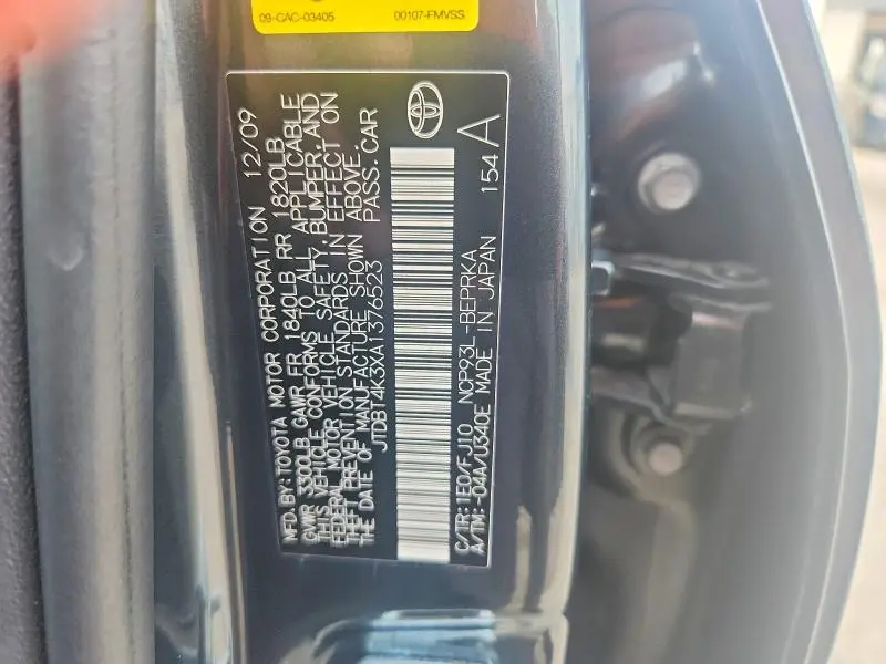 2010 TOYOTA YARIS BASE  