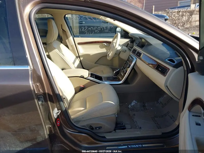 2015 VOLVO XC70 3.2 PLATINUM