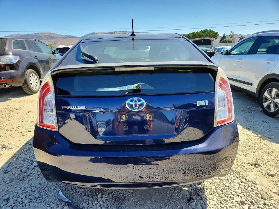 2015 TOYOTA PRIUS THREE  