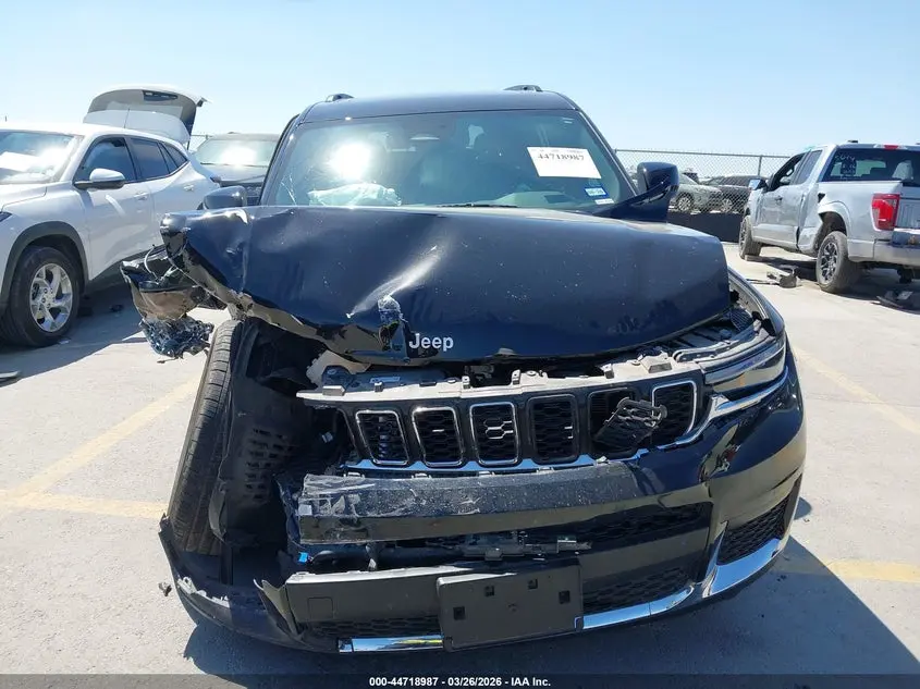 2024 JEEP GRAND CHEROKEE L LAREDO X 4X4