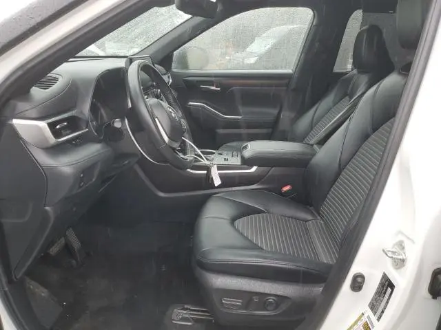 2022 TOYOTA HIGHLANDER XSE  