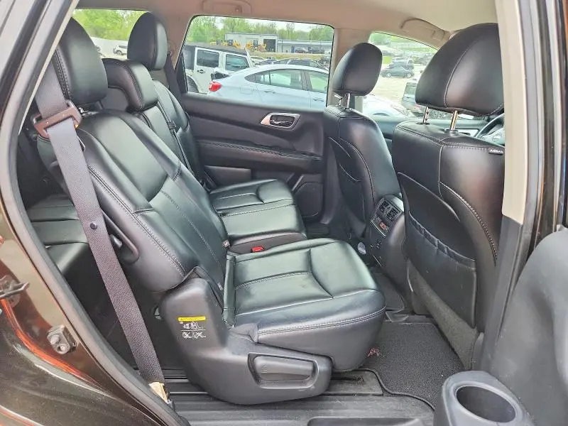 2015 NISSAN PATHFINDER SL  