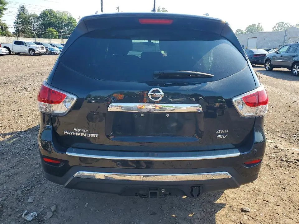 2014 NISSAN PATHFINDER SV  
