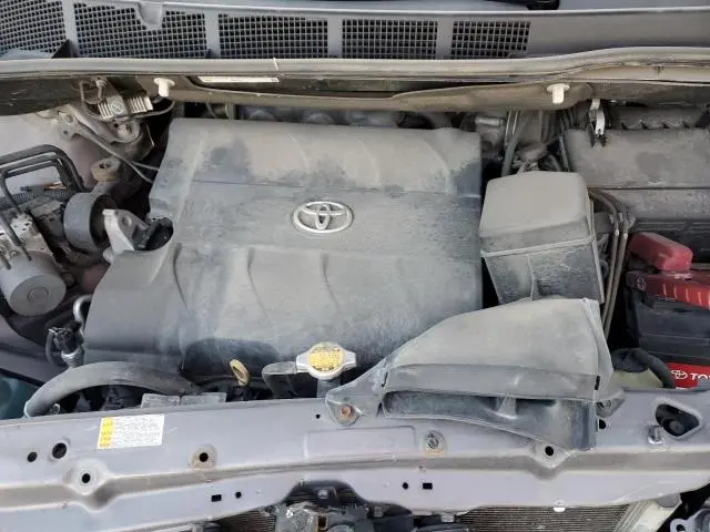 2016 TOYOTA SIENNA XLE  