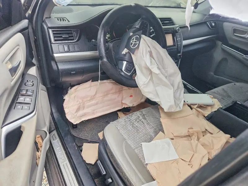 2015 TOYT CAMRY SE   