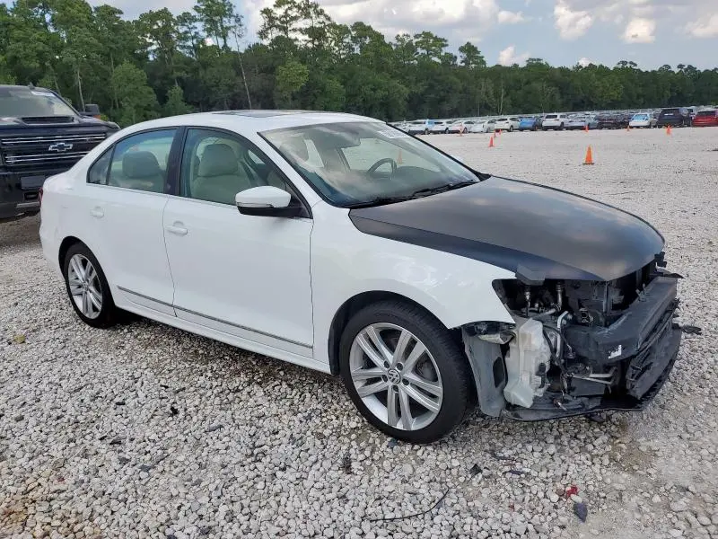 2017 VOLKSWAGEN JETTA SEL  
