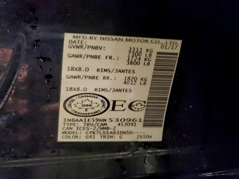 2017 NISSAN TITAN SV  