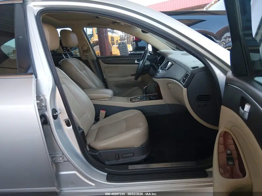 2012 HYUNDAI GENESIS 3.8