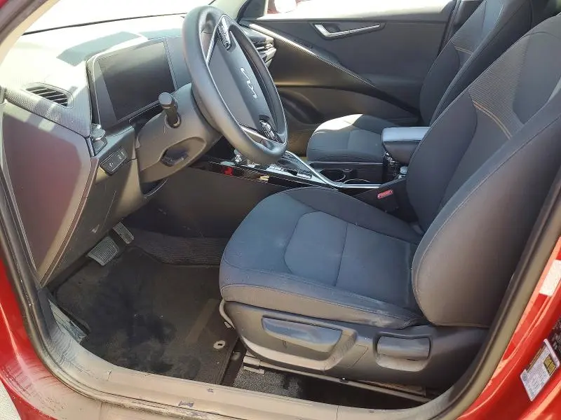 2023 KIA NIRO LX  