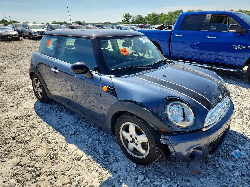 2011 MINI COOPER   