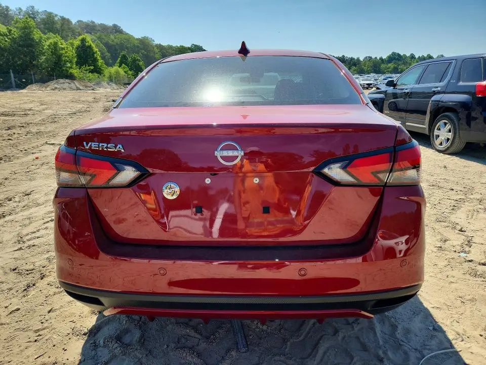 2025 NISSAN VERSA SV  