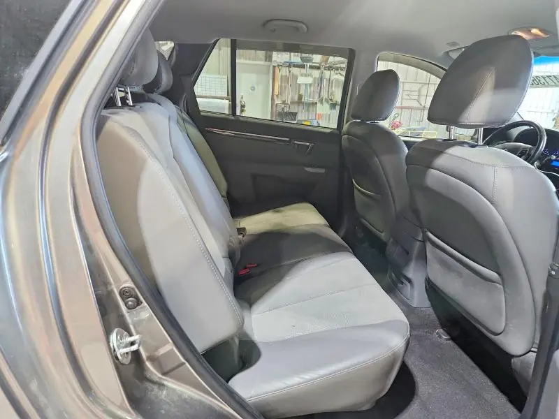 2012 HYUNDAI SANTA FE SE  