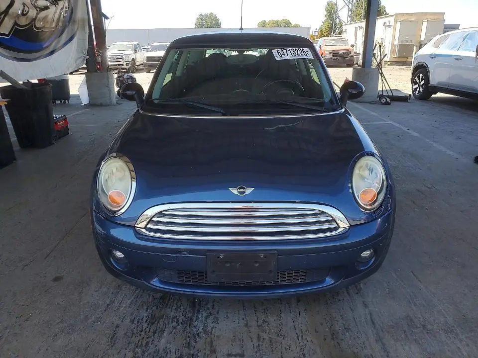 2010 MINI COOPER   