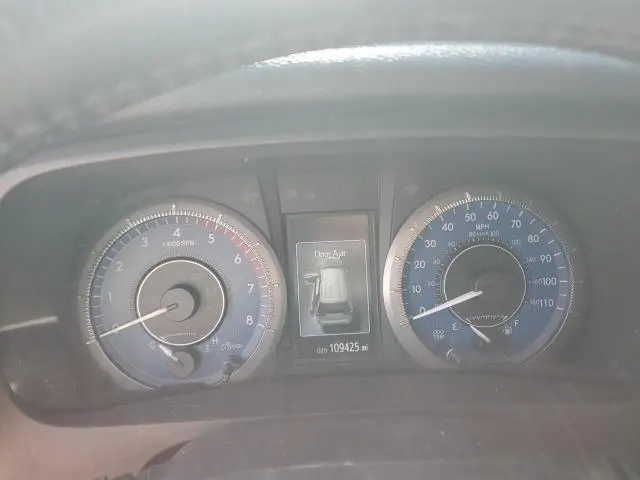 2019 TOYOTA SIENNA XLE  