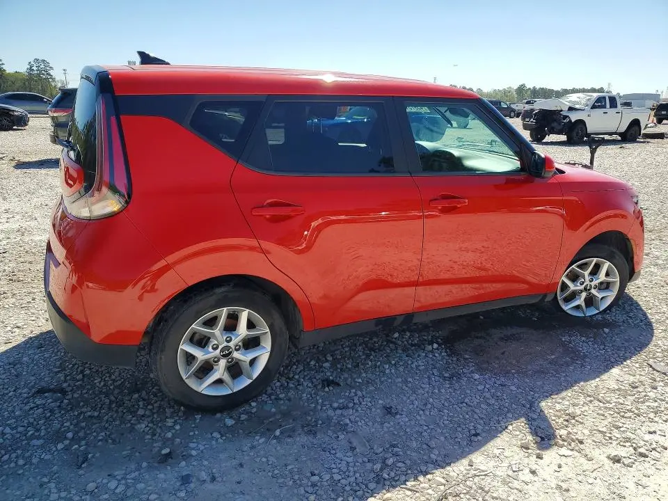 2023 KIA SOUL LX  