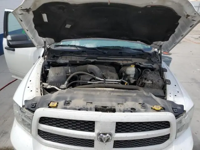 2016 RAM 1500 SLT  