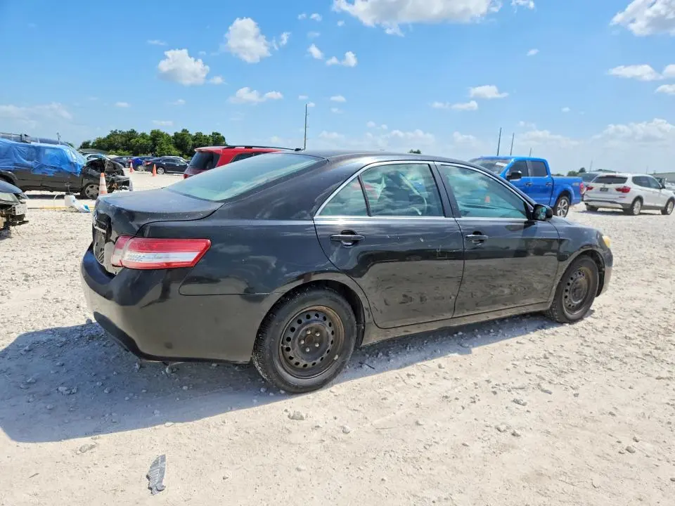 2010 TOYOTA CAMRY LE  