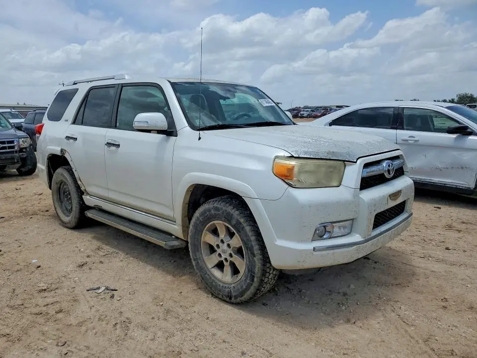 2011 TOYOTA 4RUNNER SR5  