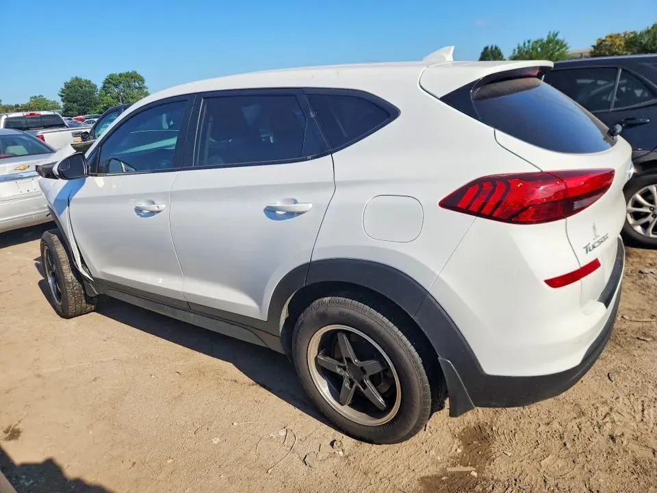 2021 HYUNDAI TUCSON SE  