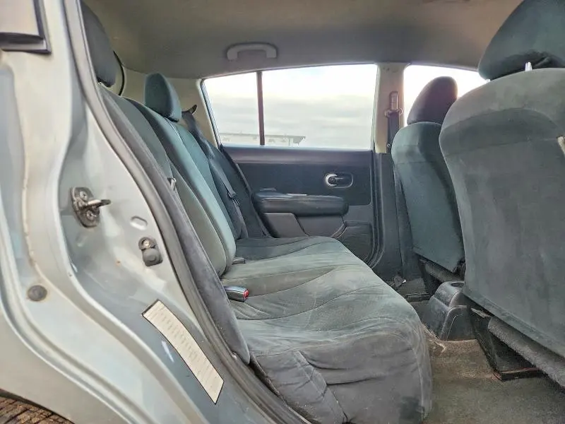 2011 NISSAN VERSA 1.8 S  