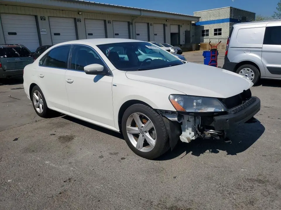 2014 VOLKSWAGEN PASSAT S  