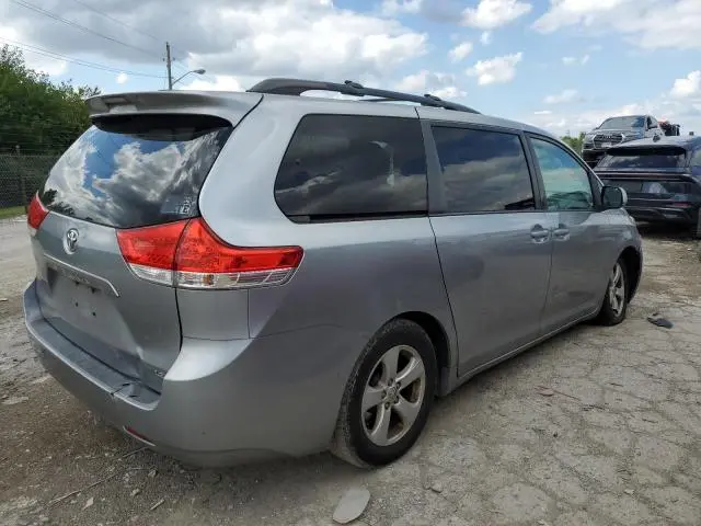 2013 TOYOTA SIENNA LE  