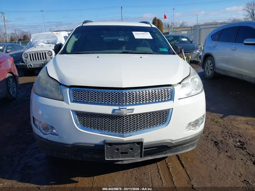 2012 CHEVROLET TRAVERSE LS