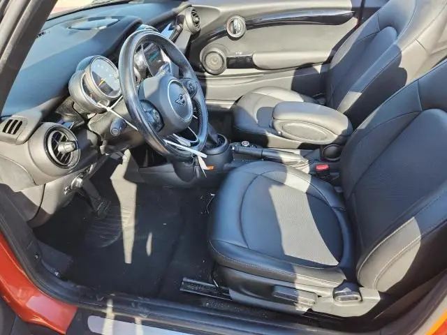 2019 MINI COOPER   