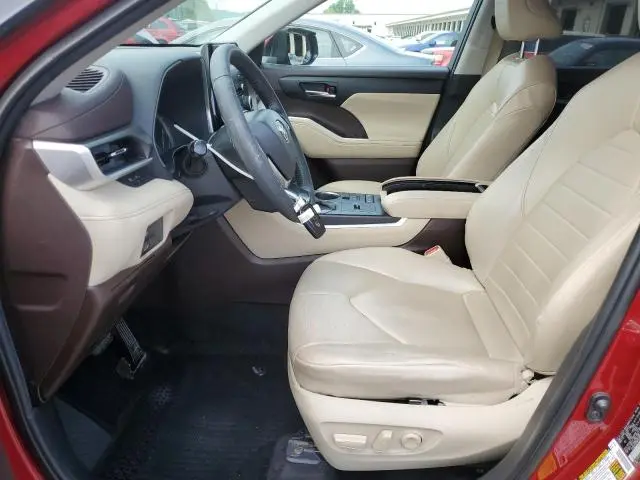 2022 TOYOTA HIGHLANDER XLE  