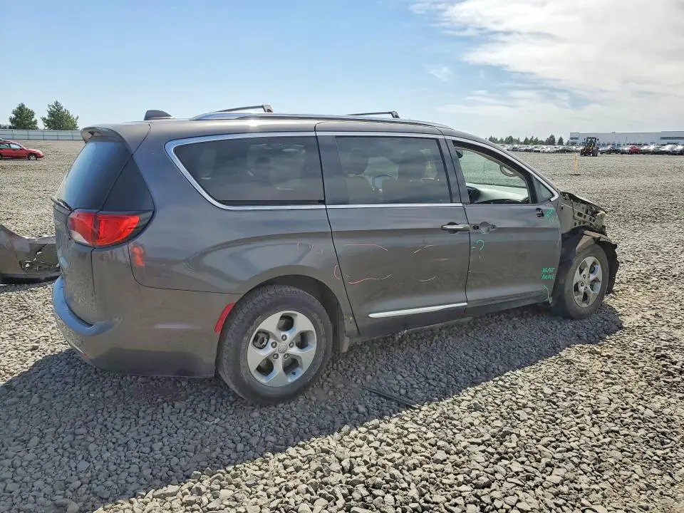 2017 CHRYSLER PACIFICA TOURING L PLUS  