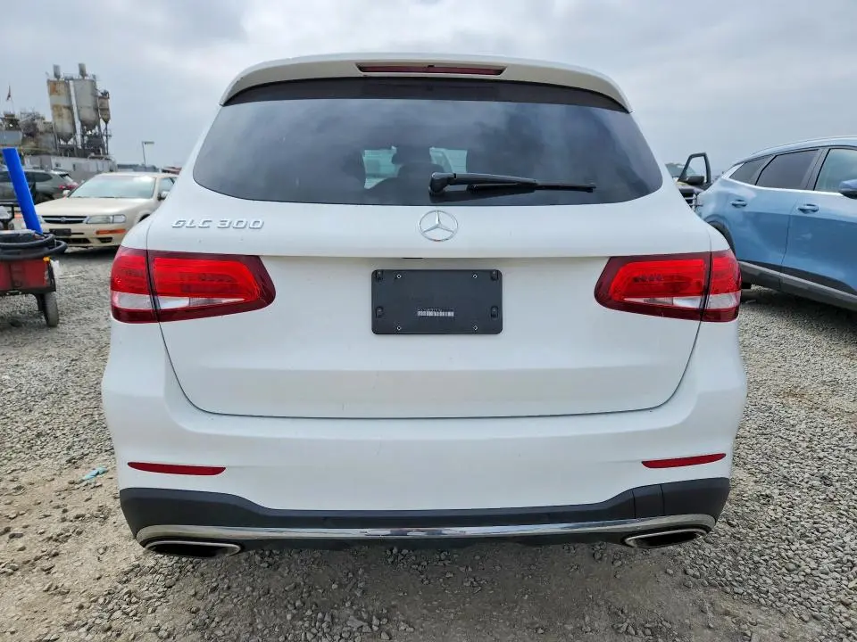 2016 MERCEDES-BENZ GLC 300  