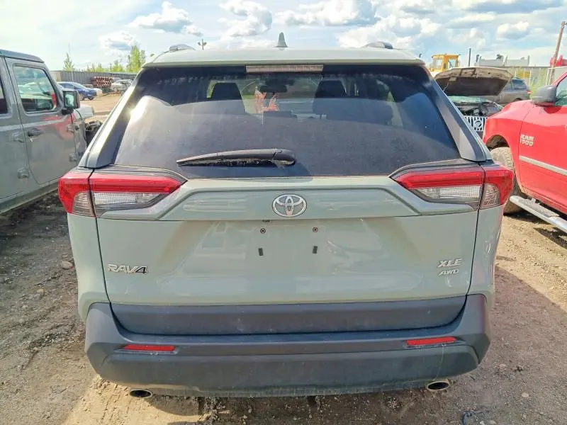 2023 TOYOTA RAV4 XLE  