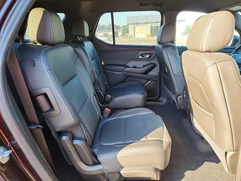2023 CHEVROLET TRAVERSE LT  